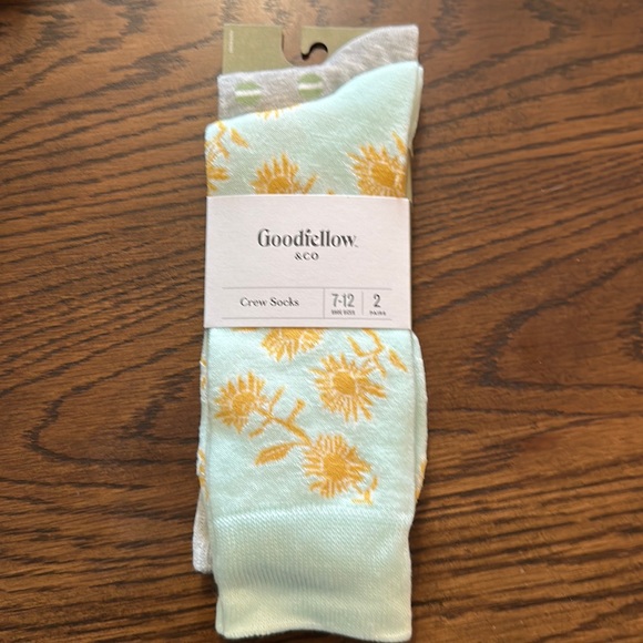 Goodfellow & Co Other - Goodfellow crew socks fun colors